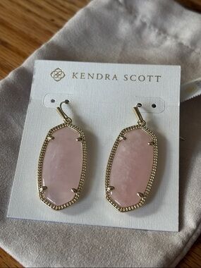 Vintage Kendra Scott Elle Earrings in Rose Quartz new with dust bag